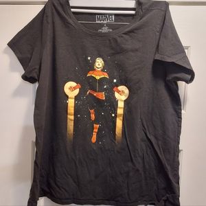 Torrid Marvel Captain Marvel Women's sz. 3 (3x) Tshirt